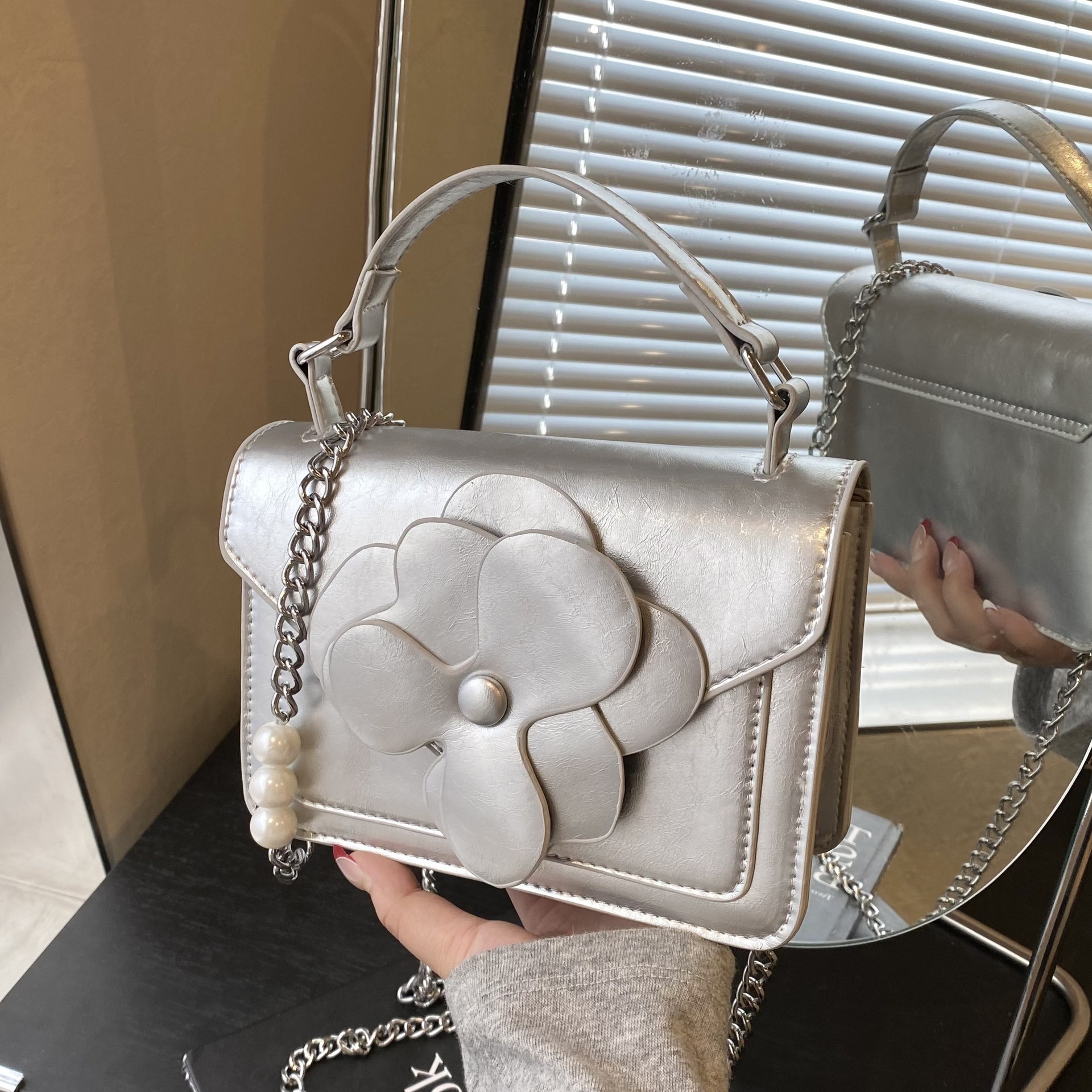 designer Women's Bag 2025 New Summer Fresh Literary Flower Small Square Bag Sweet Cute Crossbody Underarm Bag Trend