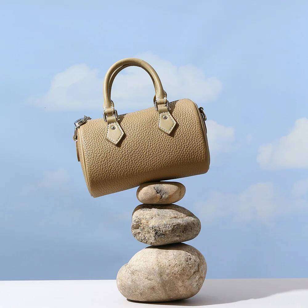 Genuine leather pillow 2025 new design top layer cowhide high quality one-shoulder crossbody bag fashion ladies mini handbag