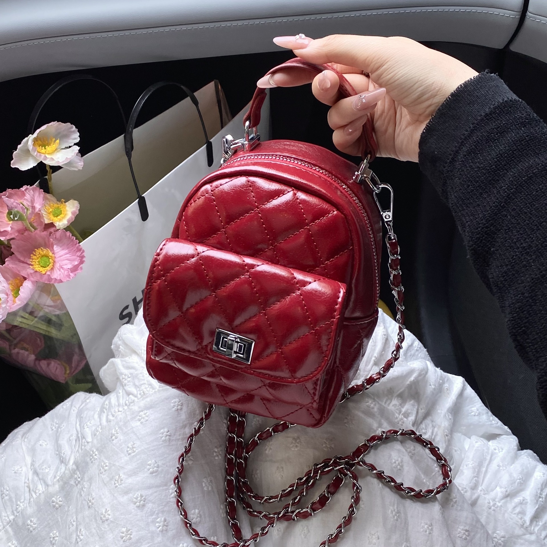 designer High-End Niche Quilted Chain Backpack for Women 2025 New Fashion Versatile Small Backpack Handbag