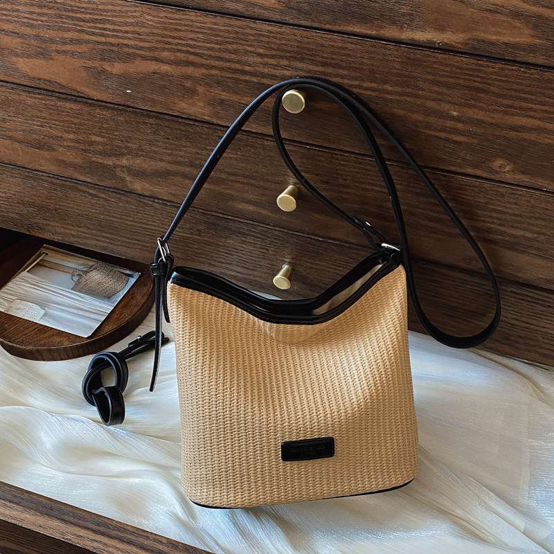 designer Korean Style Large Capacity Retro Casual Underarm Bucket Bag for Women 2025 New Summer Trend Simple Shoulder Crossbody Bag