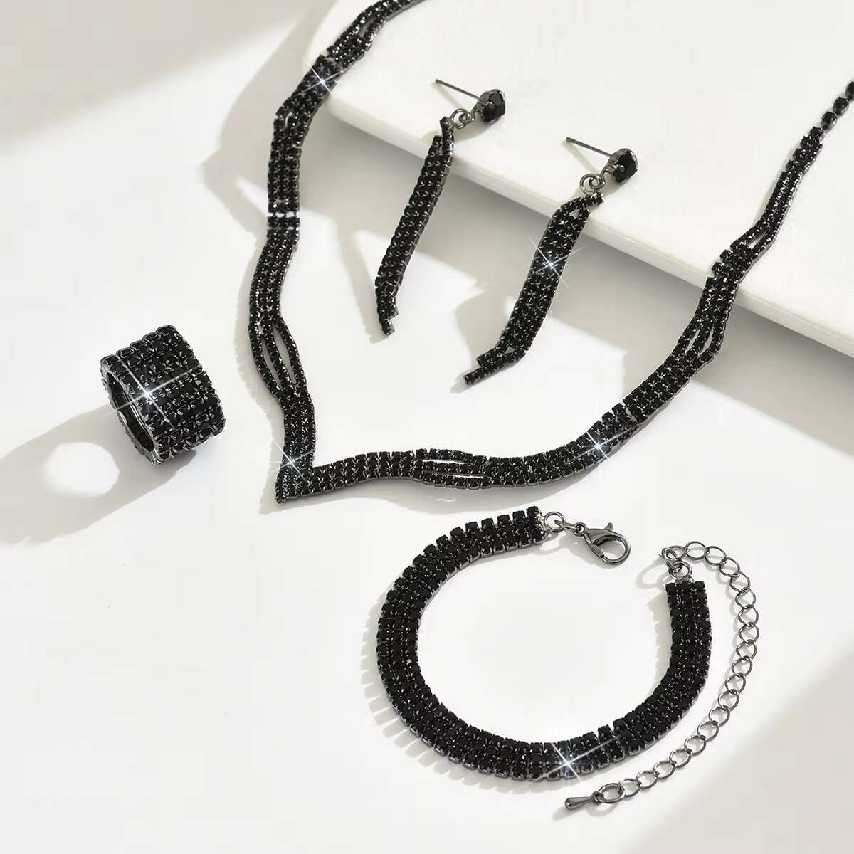 2025 Hot Selling Womens Four-Piece Fashion Jewelry Set Bridal Dinner Casual Diamond Cross-Border Earrings Ring-Popular