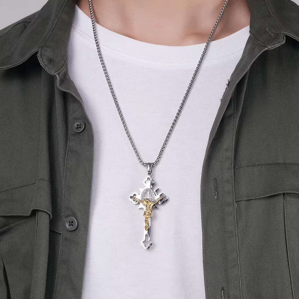 Wholesale High Quality Titanium Steel Cross Necklace Retro Personality Religious Jesus Pendant Necklace for Men