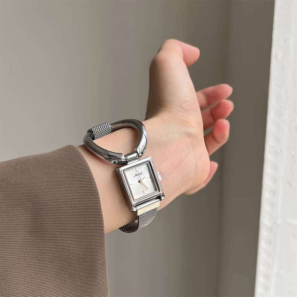 Unique Design New Women's Watch Large Ring Magnetic Mesh Strap Fashion Jewelry Bracelet Bangle