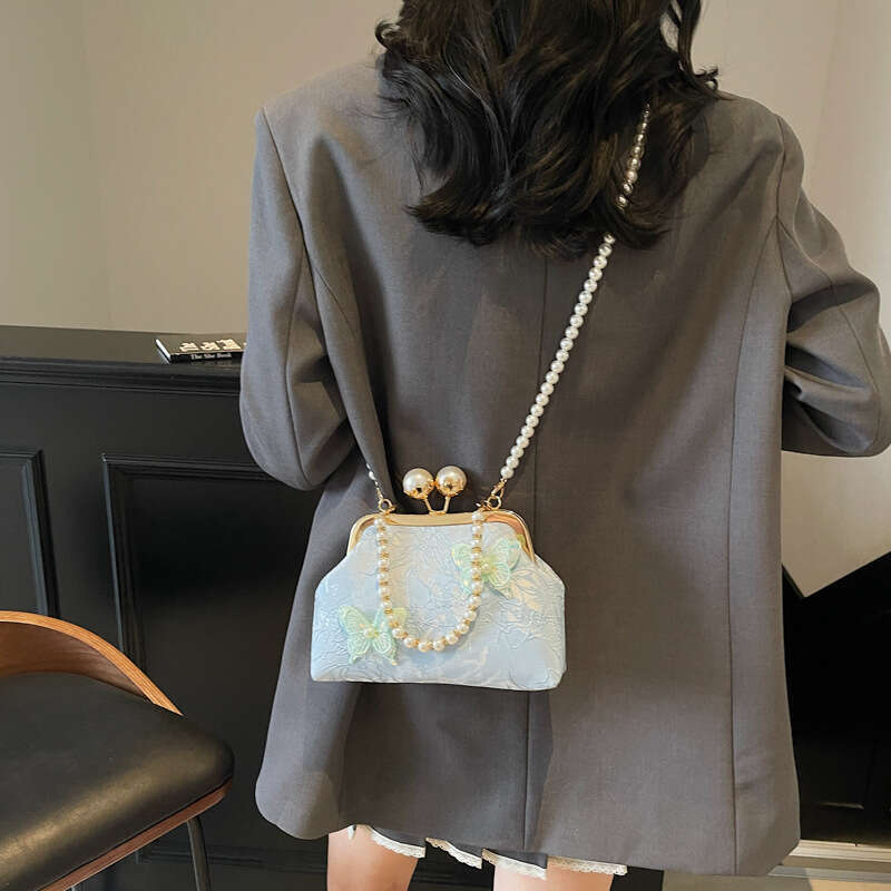 New Cheongsam Style Embroidered Women's Chinese Handbag Crossbody Versatile Pearl Evening Bag