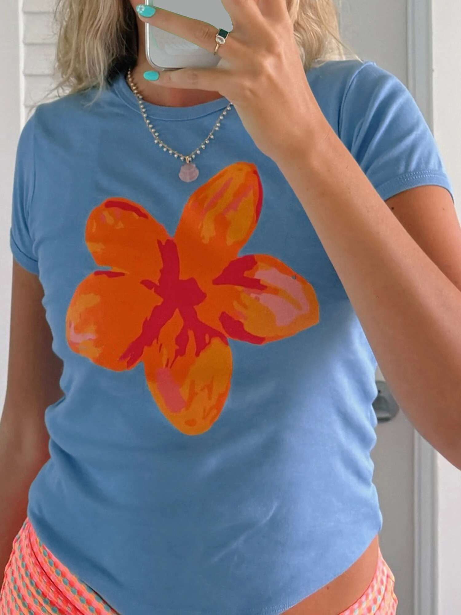 Womens Summer Casual T-shirt with Vintage Floral Print and Round Neckline Short Sleeve Top for Streetwear Aesthetic and