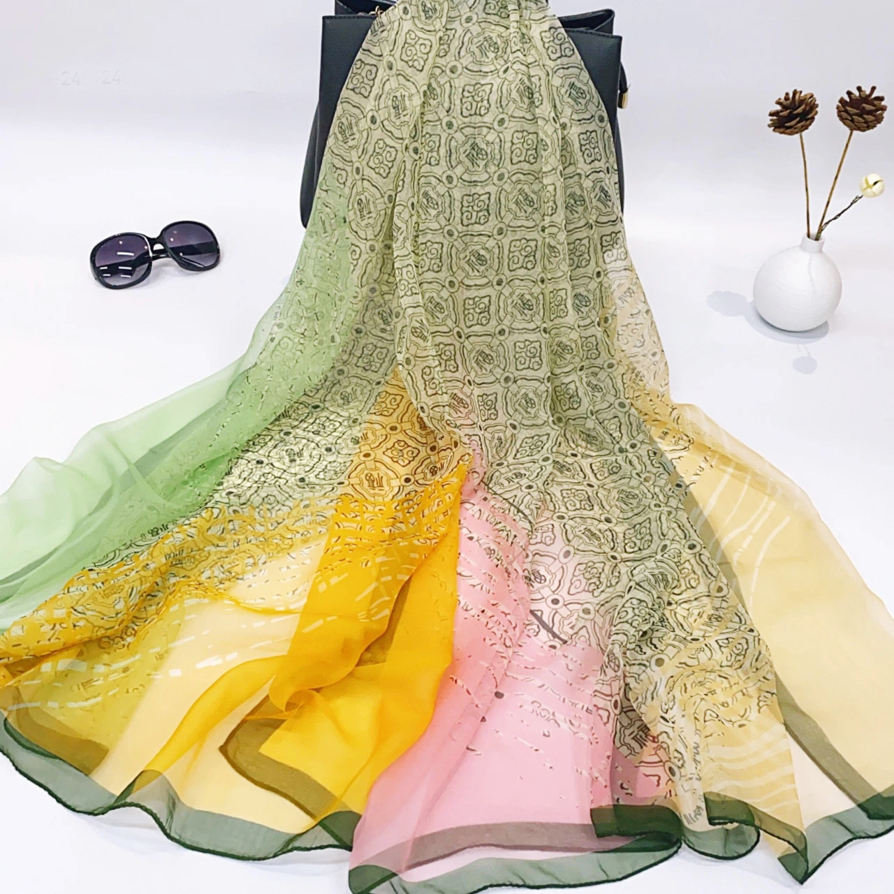 K952 2025 Korean new fashion soft yarn scarf female mother scarf shawl summer sun protection beach towel flower yarn scarf