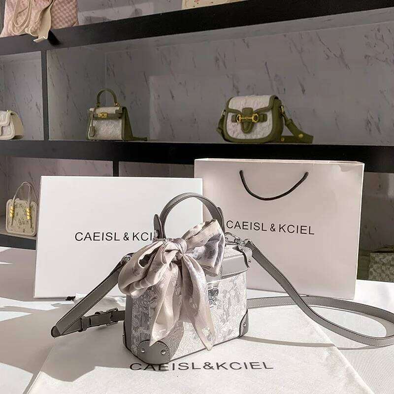 Delicate Embroidery Floral Square Handbag With Scarves New Fashion Shoulder Crossbody Bag Fro Party And Daily Use