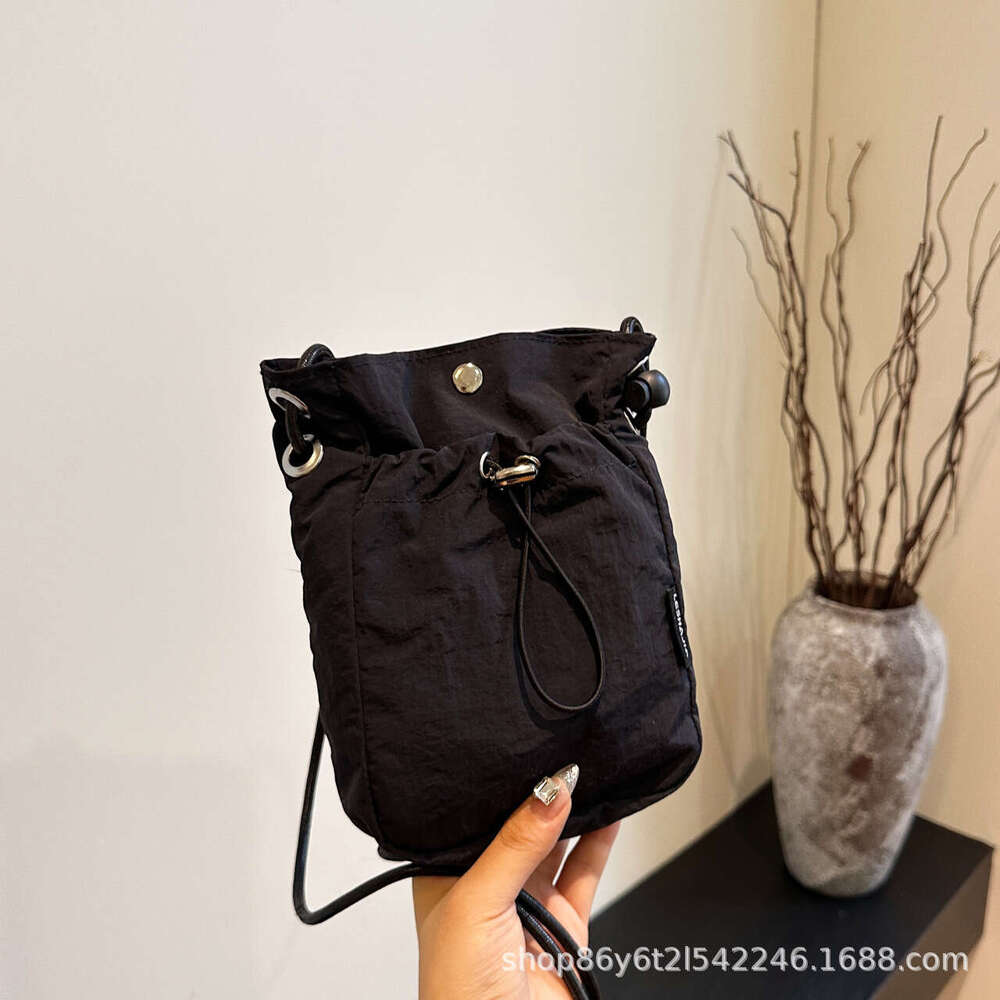 New Lightweight Waterproof Nylon Canvas Unisex Crossbody Phone Casual Versatile Shoulder Bag