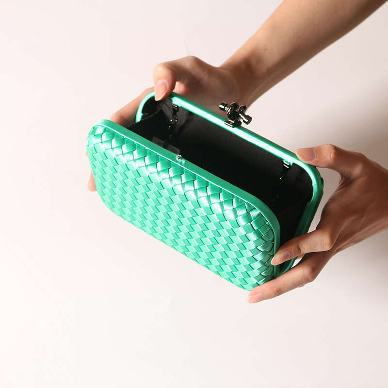 New Women's Handbag Handwoven Ladies Clutch Crossbody Simple Evening Small Bag Designer Luxury Tote hangbag