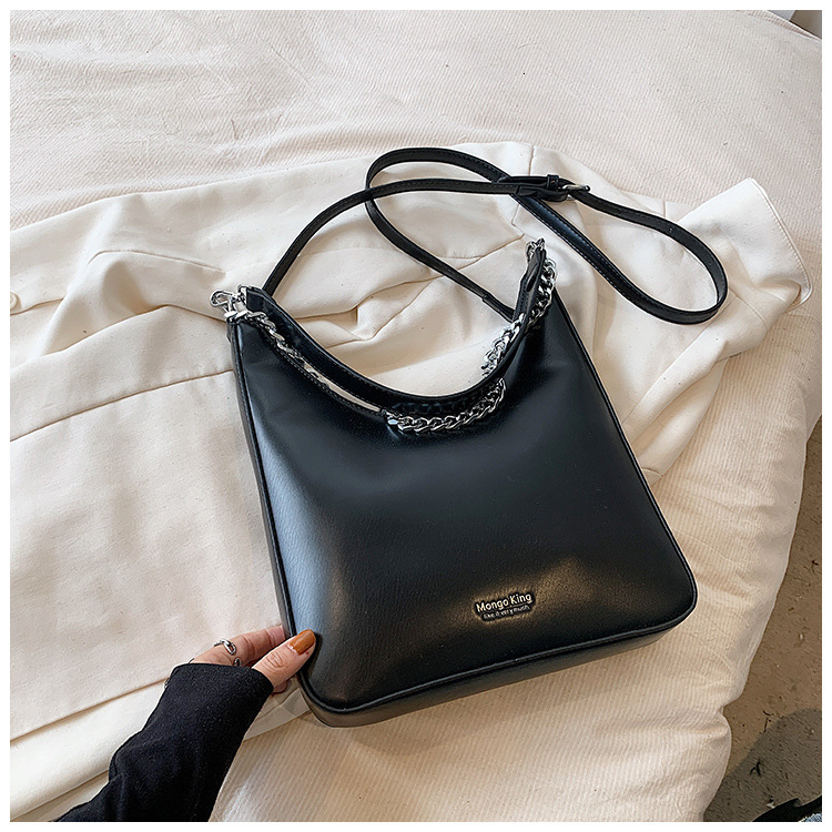 Free Shipping Designer Bag light Luxury Simplicity Autumn And Winter New Maillard Style Fashion Shoulder Chain Design Atmospheric Crossbody Bag