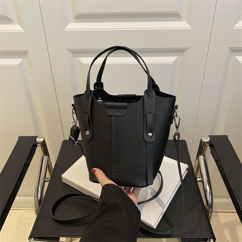 Versatile Women's 2025 New Single Shoulder Crossbody Fashion Small Square Internet Celebrity Korean Style Basket Bucket Bag