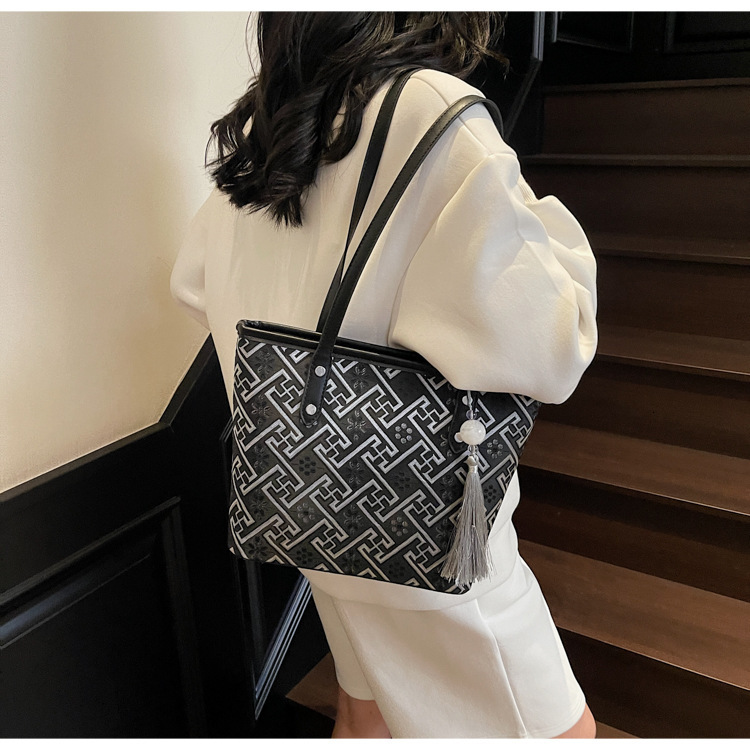 Luxury Brand Designer Bag Wanji Pattern Handheld Tote Bag 2025 New Ethnic Style Commuter Large Bag Light Luxury Fashion Large Capacity Single Shoulder