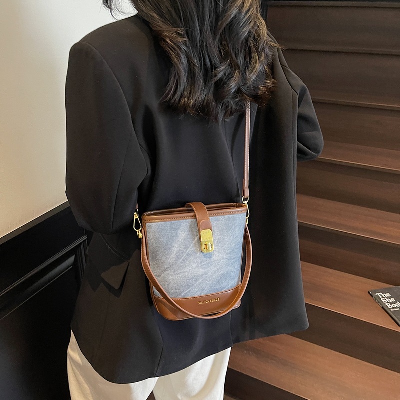 designer 2025 New Stylish Color-Block High-End Handheld Bucket Bag Fashion Simple Versatile Commuter Women's Crossbody Bag