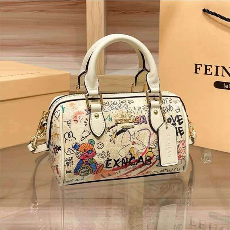 2025 Spring/Summer New High end Single shoulder Crossbody Graffiti Bear Boston Pillow Bag