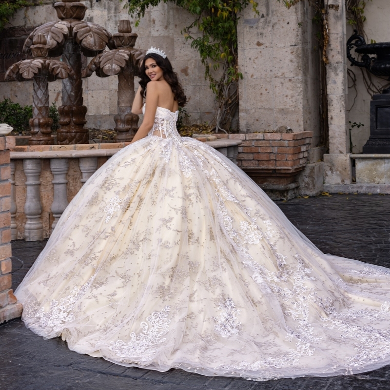 Light Champagne Quinceanera Dresses Ball Gown Off The Shoulder Applique Lace Beading Crystal Tull Corset Sweet 16 Dress Vestidos 15 De Anos