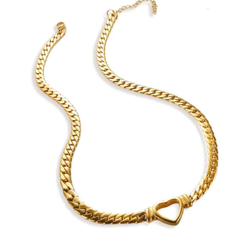 New Stainless Steel Cuban Chain Flat Snake Chain Necklace 18k Gold Plated Hollowed Heart Pendent Necklaces for Women