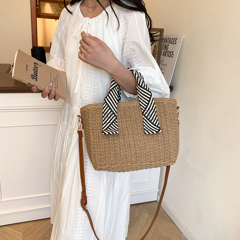 designer New Single Shoulder Handbag Straw Bag Tote Bag Beach Vacation Handbag Large Capacity Versatile Beach Woven Bag