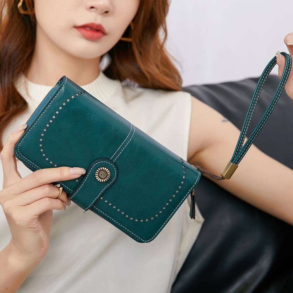 Hot Selling RFID Anti-Theft Brush Retro Large Capacity Long Multi-Card Women's Multi-Function Zipper Wallet With Wrist Strap Designer Bags