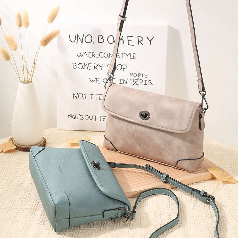 Fashion Rotating Buckle Solid Color Small Square American Style Shoulder High-end Commuter Handmade Crossbody Bag