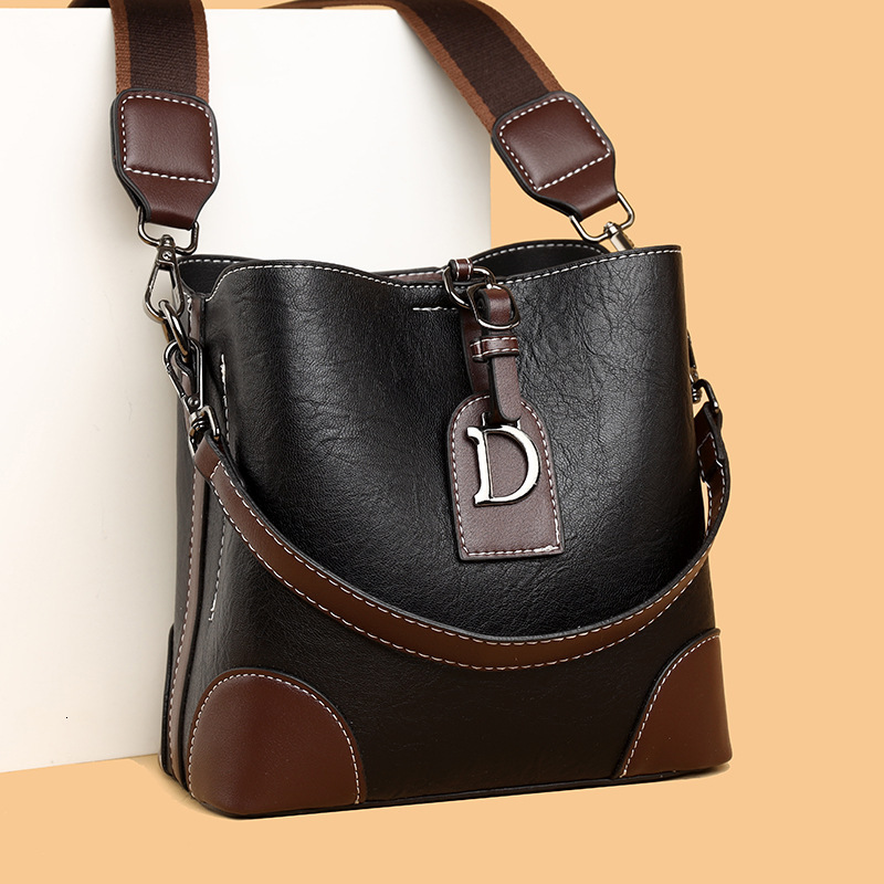 Free Shipping Bucket Bag Light Luxury High-end Crossbody Bag Luxury Designer Bags Summer Women Niche Versatile Commuter Large Capacity Middle-aged Lad