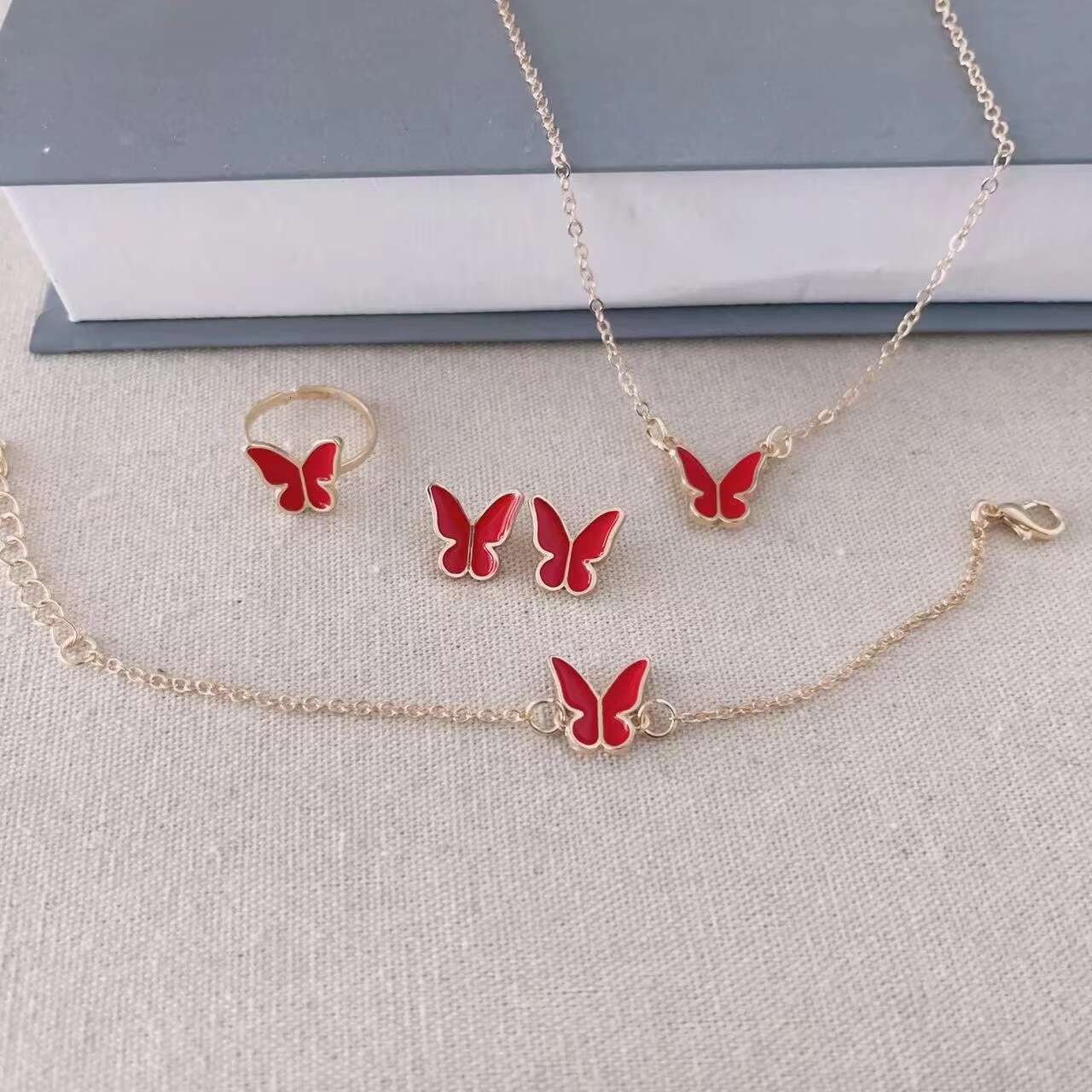 Fashion Love butterfly Necklace Set Alloy Drip Oil Multi Color Womens Necklace for Wholesale Jewelry Shop Wholesales N23039