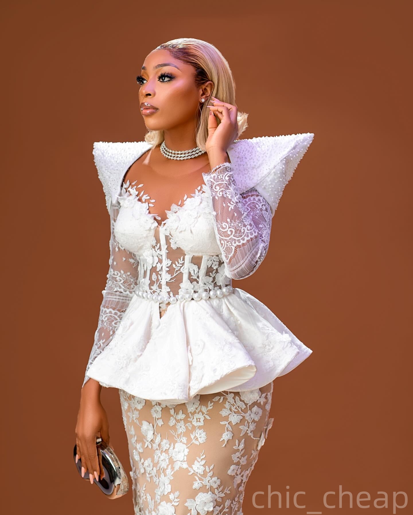 2025 Arabic Aso Ebi Plus Size White Beach Sheath Wedding Dresses Illusion Pearls Lace Tea Length Full Sleeves Vintage Bridal Gowns Dress ZJ208