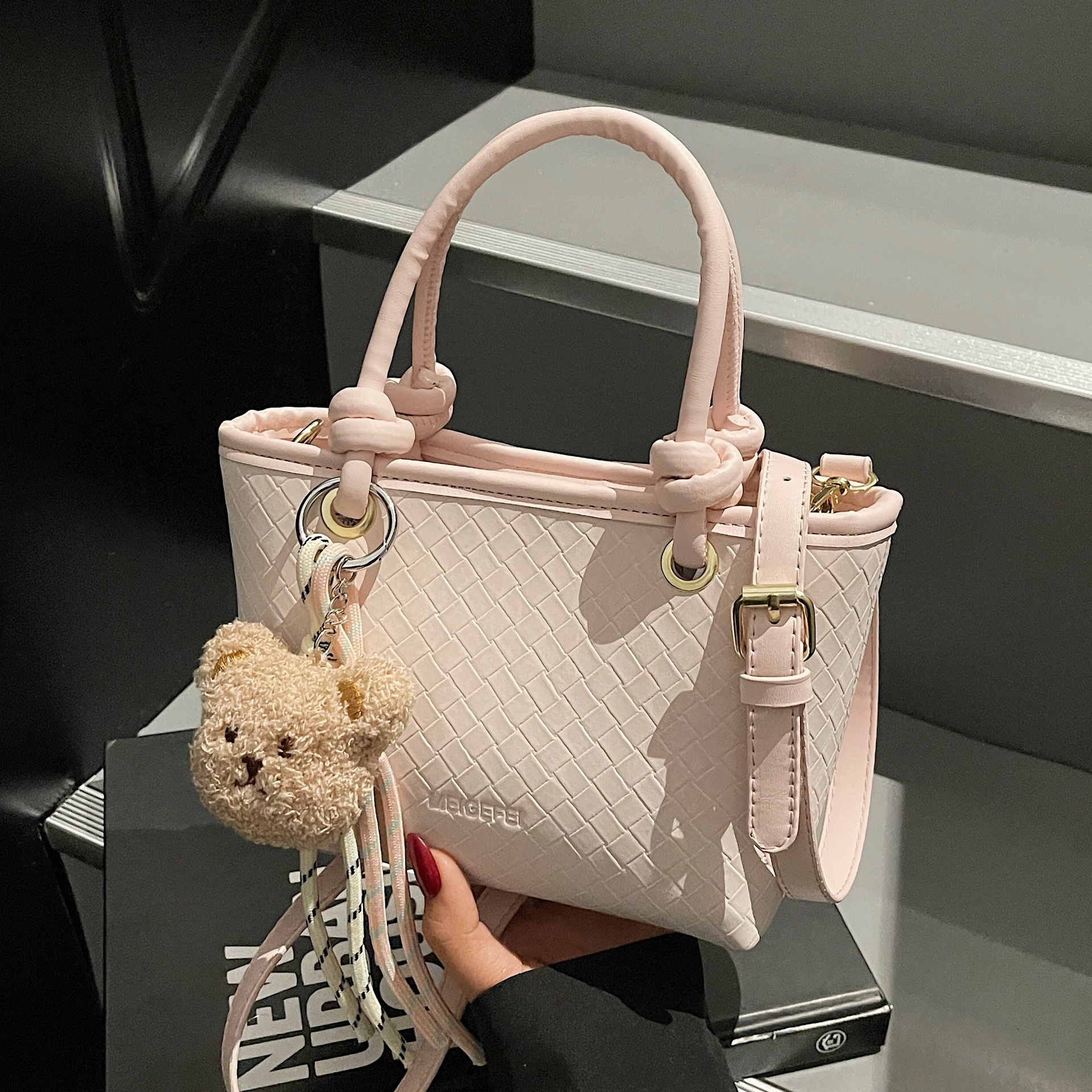 designer High-End Handbag for Women 2025 New Spring Summer Trendy Crossbody Bucket Bag Textured Versatile Shoulder Bag