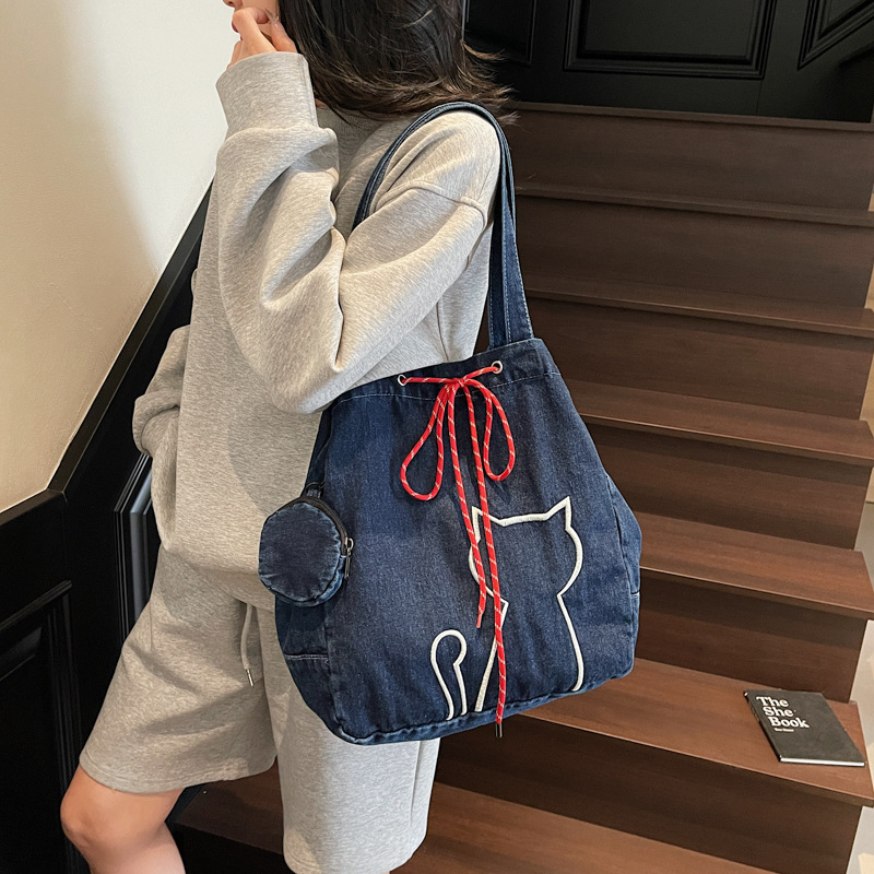 designer 2025 New Simple Embroidered Denim Large Bag Fashion Casual Versatile Tote Bag Large Capacity Shoulde