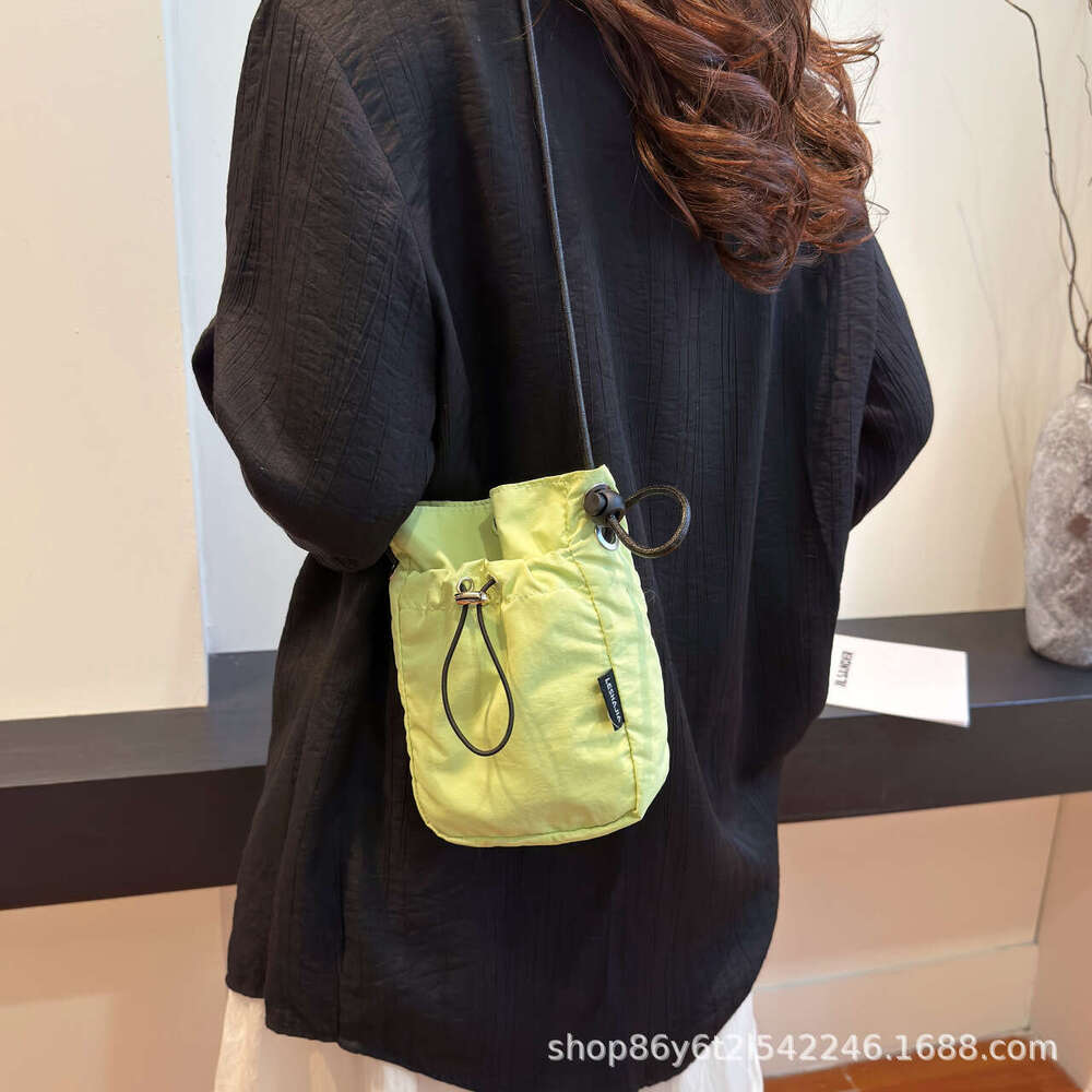 New Lightweight Waterproof Nylon Canvas Unisex Crossbody Phone Casual Versatile Shoulder Bag