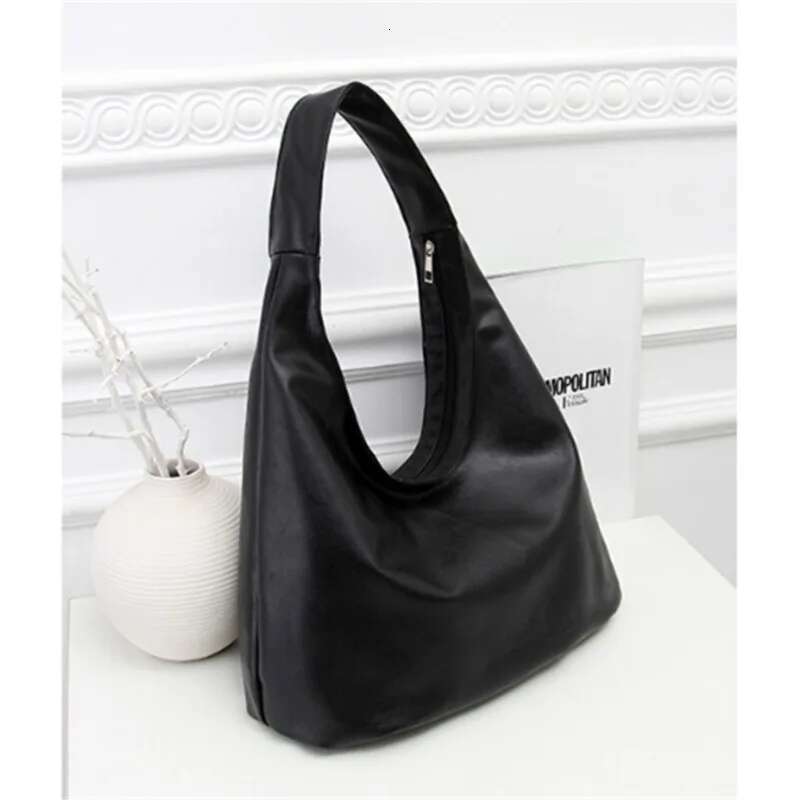 PU Leather Soft Handbag Large Capacity Messenger Bag Black Ladies Shoulder For Women Solid Color Zipper Bags