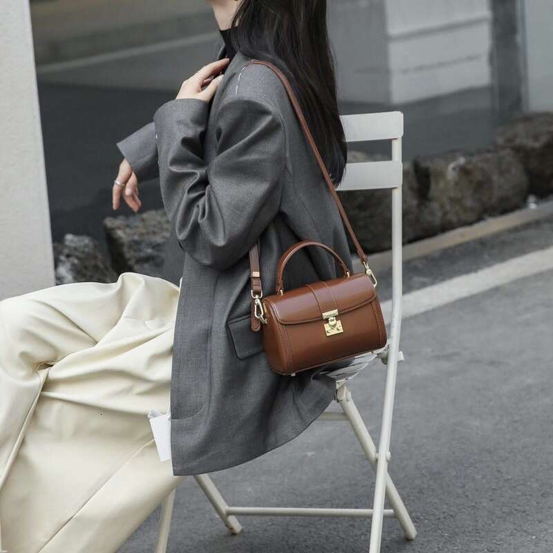 Oushangdian Women s New Genuine Leather Handbag Small Box High end Niche Versatile Shoulder Crossbody Bag Trendy