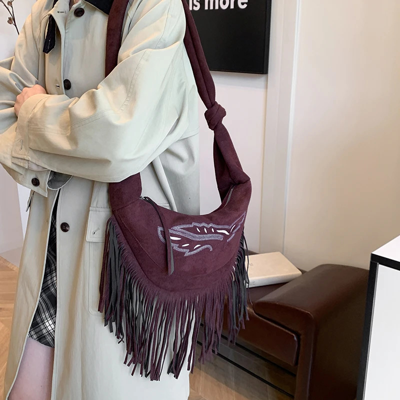 Women Suede Shoulder Bag Tassels Crossbody Bag Large Capacity Crescent Bag Trendy for Commuting Travel 250606