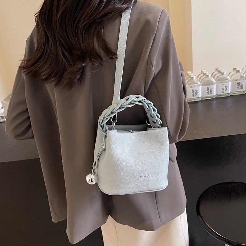 Luxury Brand Designer Bag High-End Handheld Bucket Bag 2024 New Korean Style Soft Leather Litchi Texture Large Capacity Shoulder Crossbody Bag Trendy