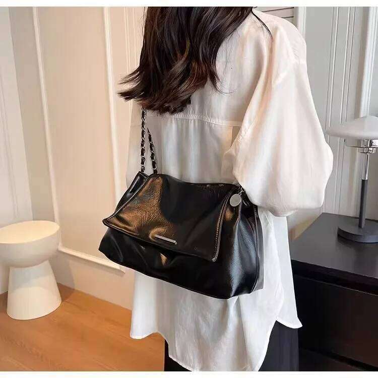 Retro fashion large capacity armpit tote spring summer simple chain shoulder diagonal cross women s bag