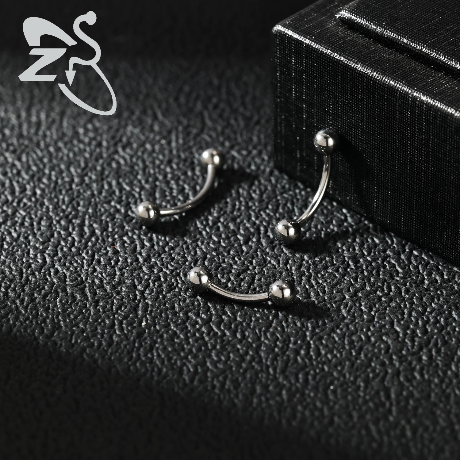 ZS 1PC 16G Heart Moon Cross Bridge Piercing Stainless Steel Eyebrow Ring Curved Barbell Cartilage Earring Cone Labret 250606