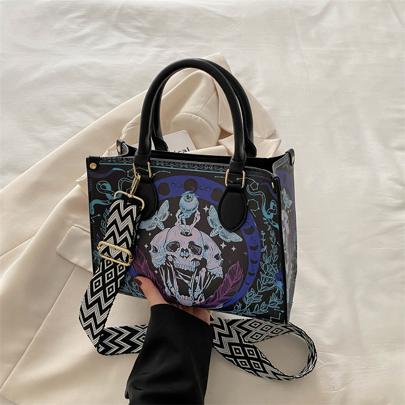 Luxury Brand Designer Bag New Graffiti Women's Textured Skull Print Casual Shoulder Crossbody Bag Fashion Large Capacity Handheld Bucket Bag