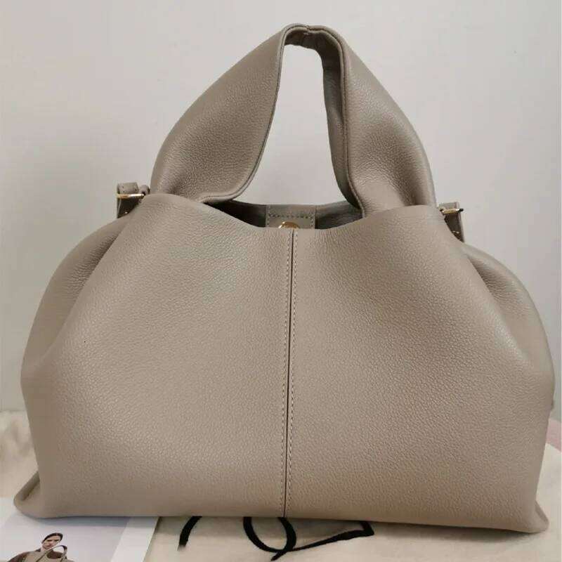 2025 Cloud Dumpling Women's New Popular Portable Lunch Box French Texture Shoulder Messenger Bag