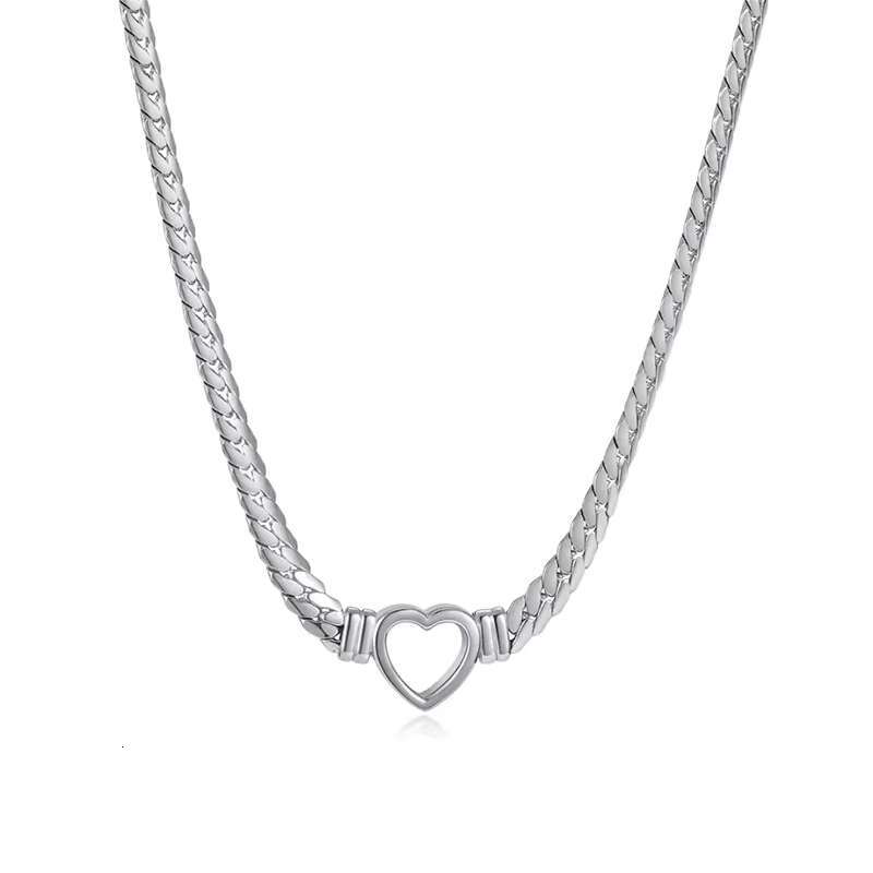 New Stainless Steel Cuban Chain Flat Snake Chain Necklace 18k Gold Plated Hollowed Heart Pendent Necklaces for Women