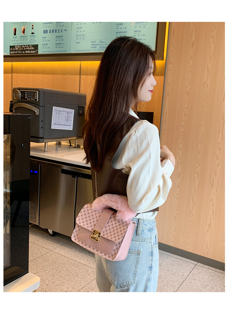 Free Shipping 2025 New Designer Bag Plush Luxury Wallet Color Blocked Trendy Small Square Bag Fashion Handbag Chain Printed Single Shoulder Diagonal C