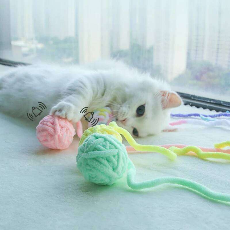 MADDEN Funny Toys Colorful Yarn Balls with Bell Sounding Interactive Chewing for Kitten Stuffed Toy Ball Cat Supplies