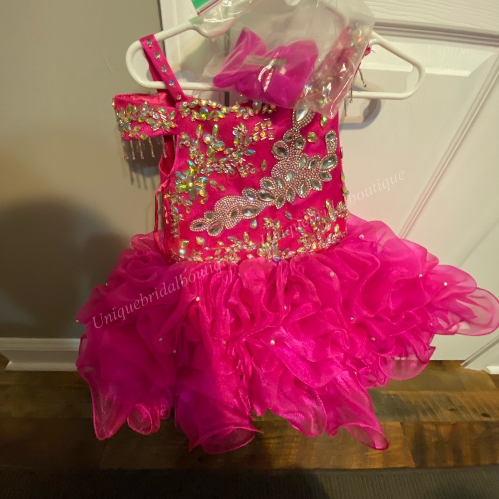 2026 Girls Pageant Dresses with Straps and Crystals Real Pictures Tiered Ruffled Organza Cupcake Girls Gowns Off Shoulder Fuchsia Jade Custom Made