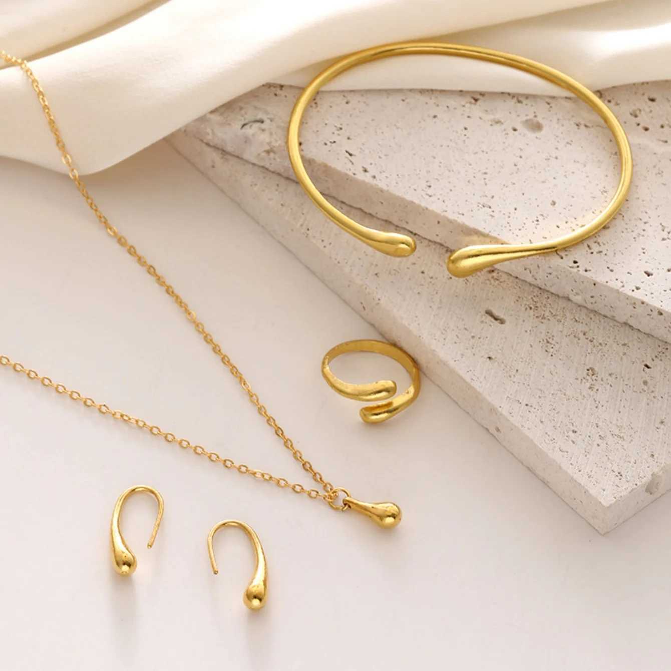 Fashion Teardrop Jewelry Set for Women Simple Ring Necklace Earrings Set Suitable for Engagement Party Gift Jewelry Z250607