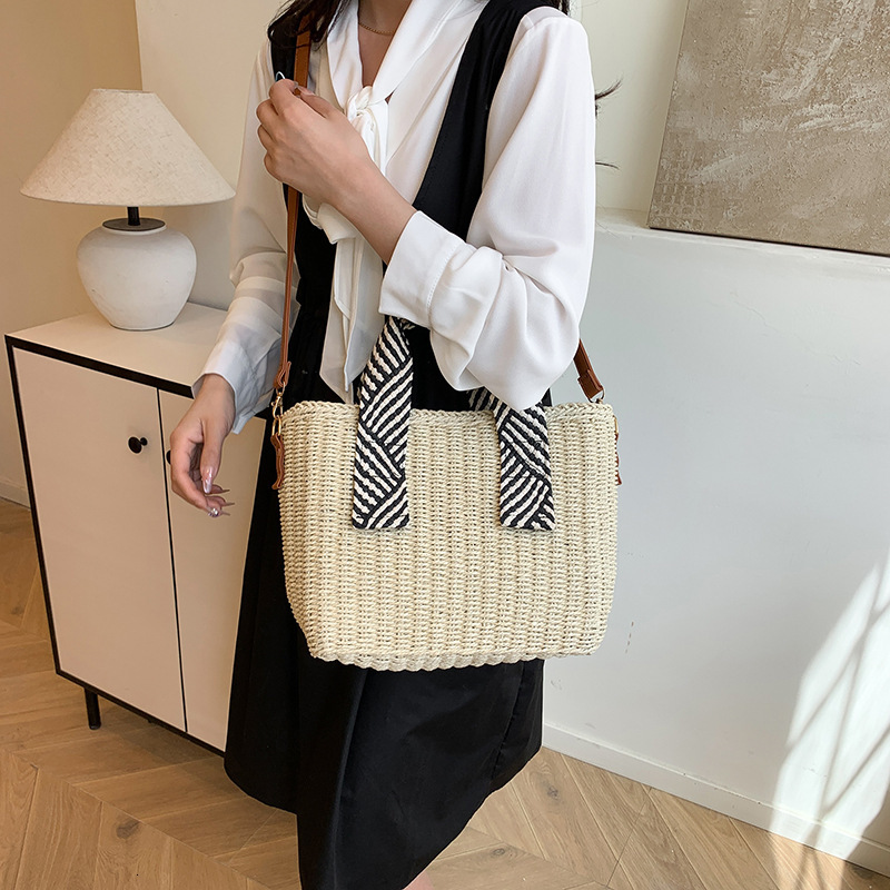 designer New Single Shoulder Handbag Straw Bag Tote Bag Beach Vacation Handbag Large Capacity Versatile Beach Woven Bag