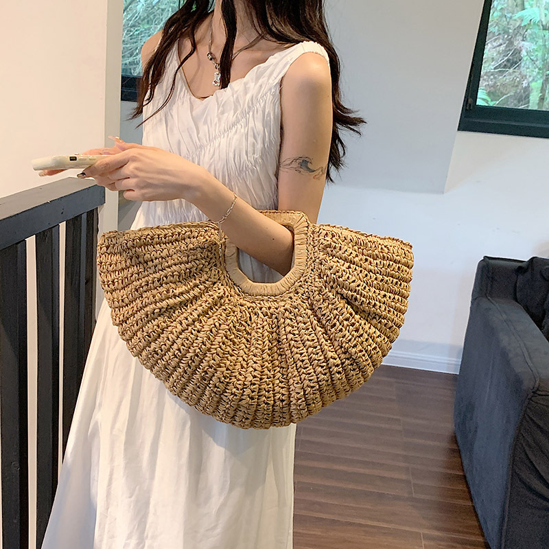 designer Straw Handbag for Women, Niche 2025 New Style, Single Shoulder Crossbody Bag, Versatile Beach Bag, Handheld Baske