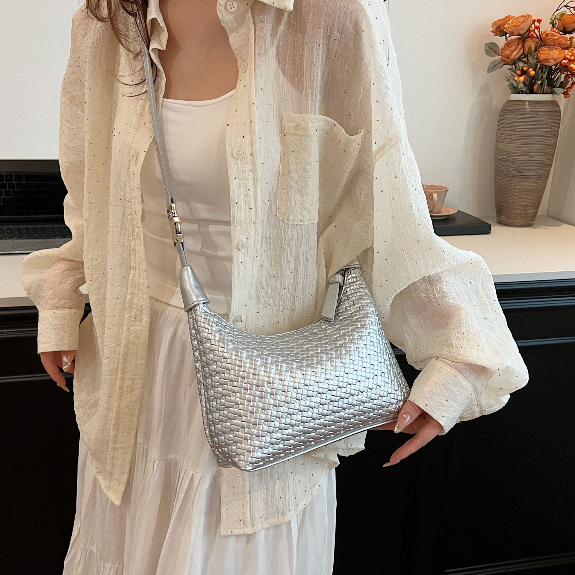 designer Large Capacity Underarm Bag for Women 2025 New Fashion Woven Shoulder Crossbody Bag Solid Color Handheld Dumpling Bag