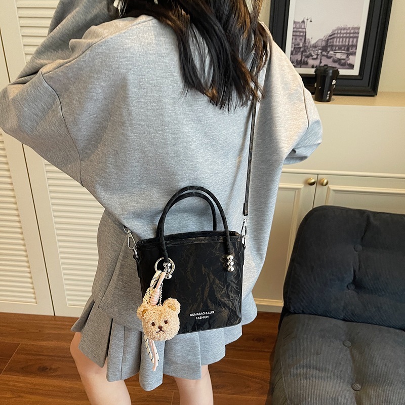 designer High-end Niche Bag for Women 2025 New Fashion Simple Crossbody Bag Casual Korean Version Versatile Handbag Bucket Bag