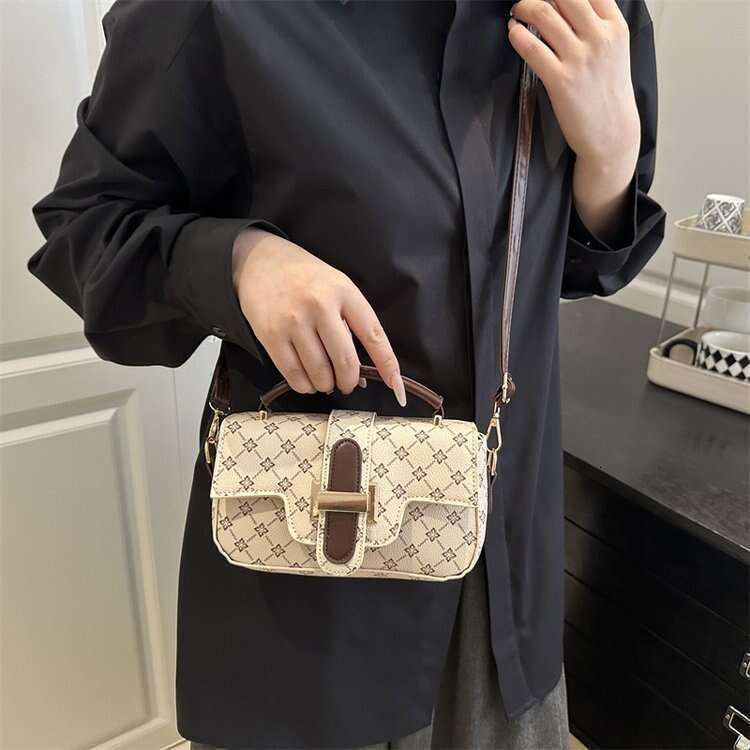 Women's Summer Niche Design 2025 Fashionable Casual Small Square Bag Stylish Shoulder Handbag