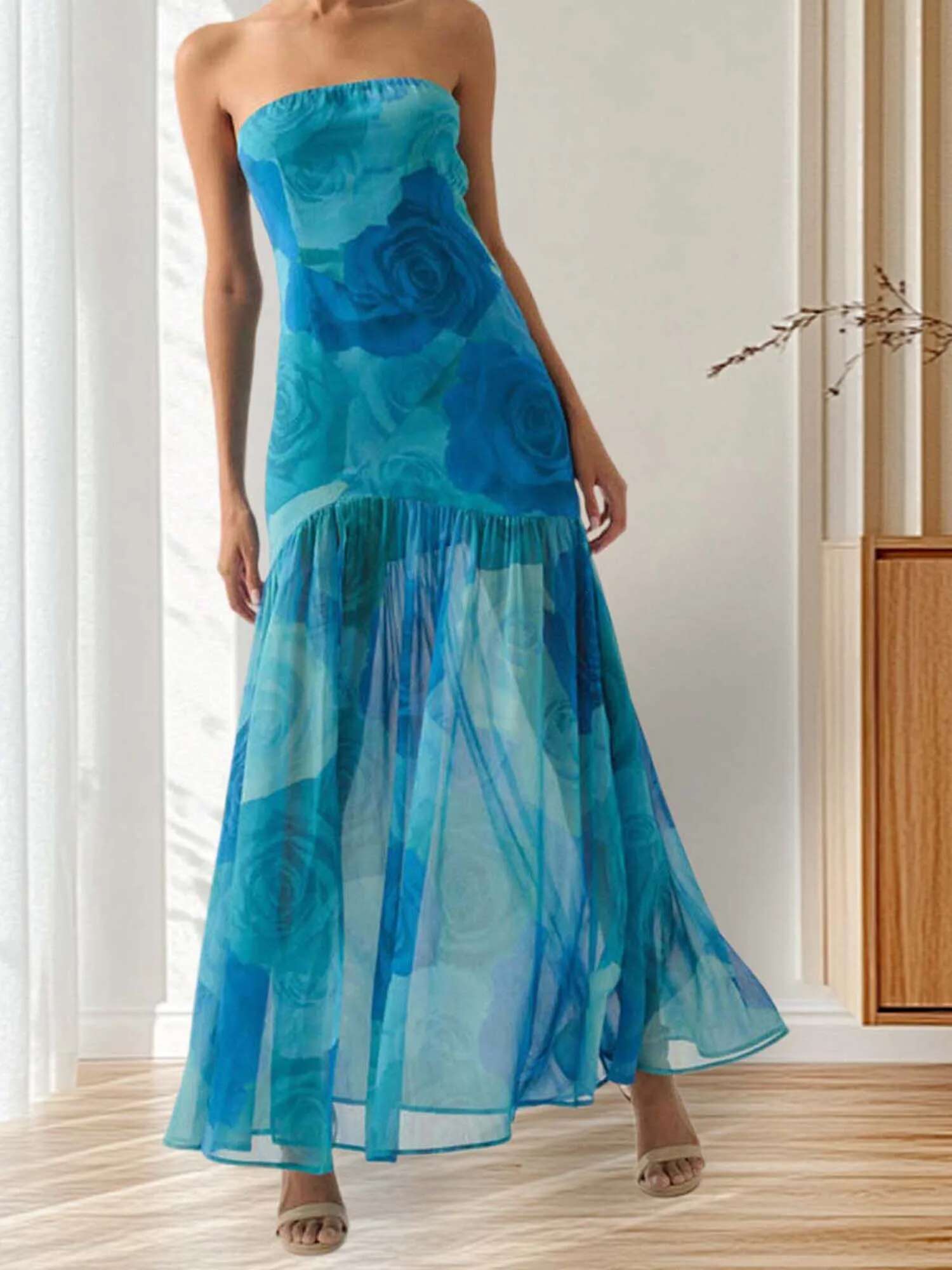 Elegant Black Lace Halter Neck Maxi Dress with Side Slit and Open Back for Evening Party Wedding Prom Clubwear