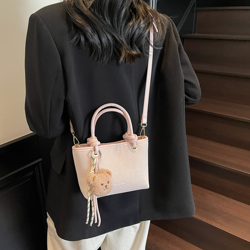 designer High-End Handbag for Women 2025 New Spring Summer Trendy Crossbody Bucket Bag Textured Versatile Shoulder Bag