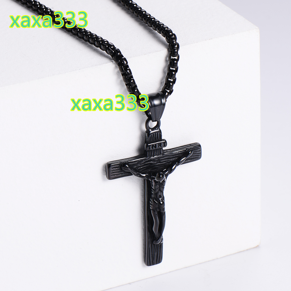 Wholesale Cross Necklace Religious Jewelry 18K PVD Gold Plated Stainless Steel Pendant Christian Jesus Cross Necklaces for Men